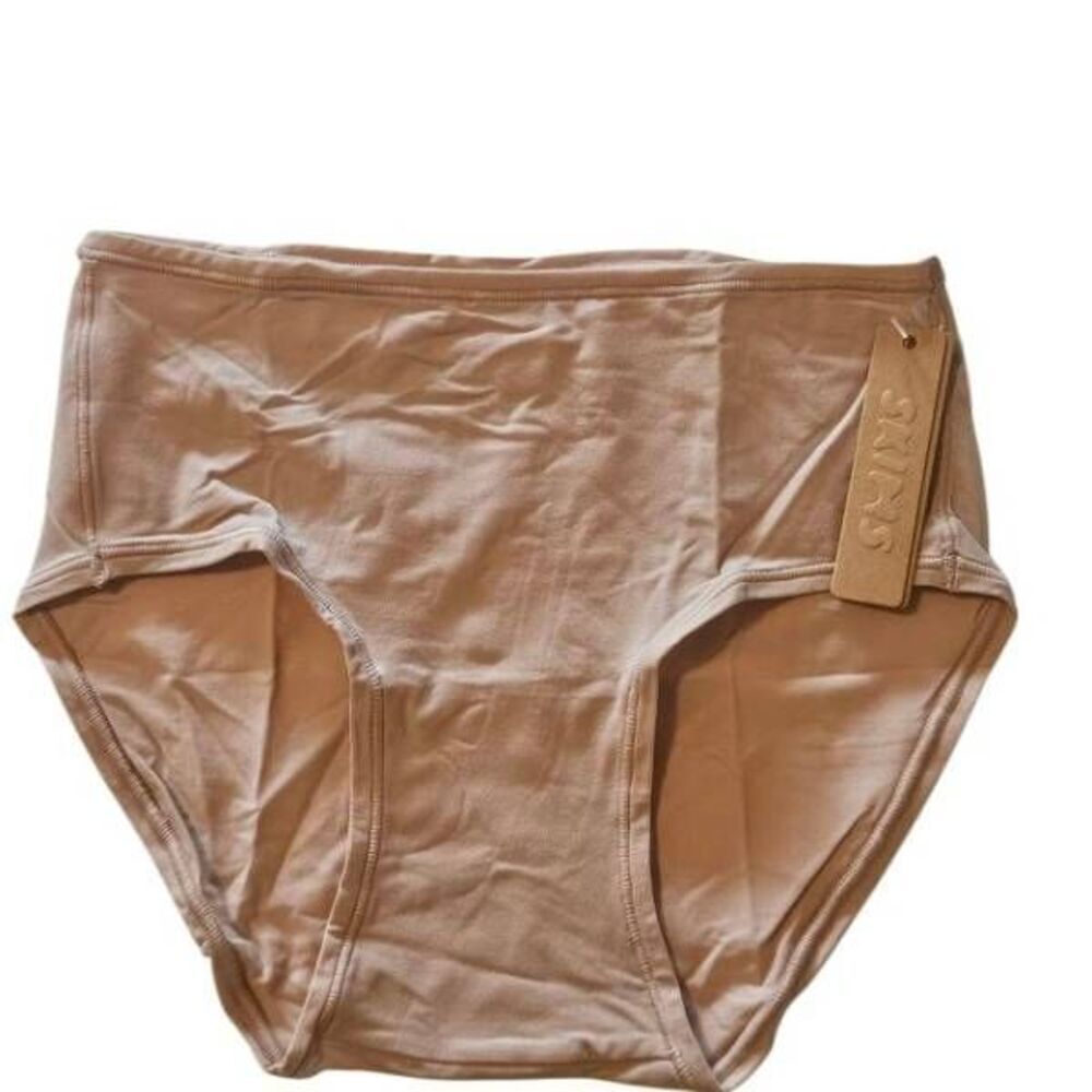 SKIMS PANTY NWT